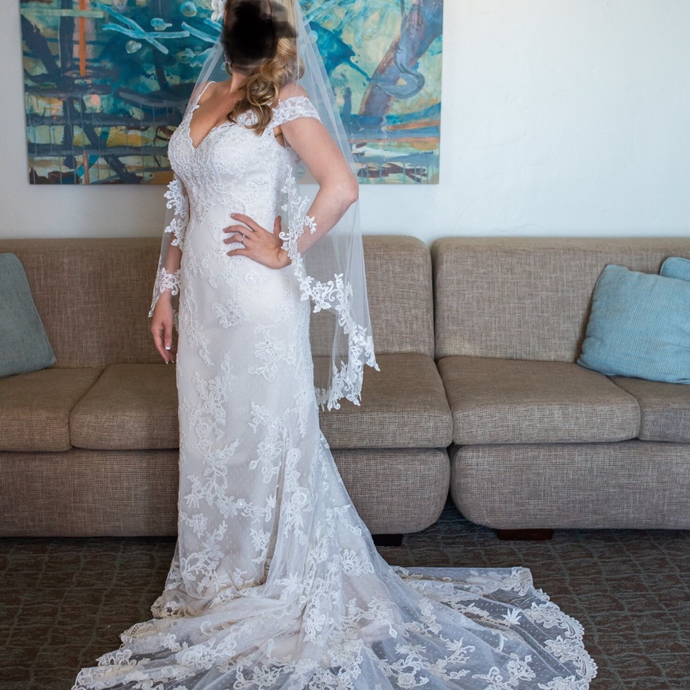 Casablanca 1975 Wedding Dress